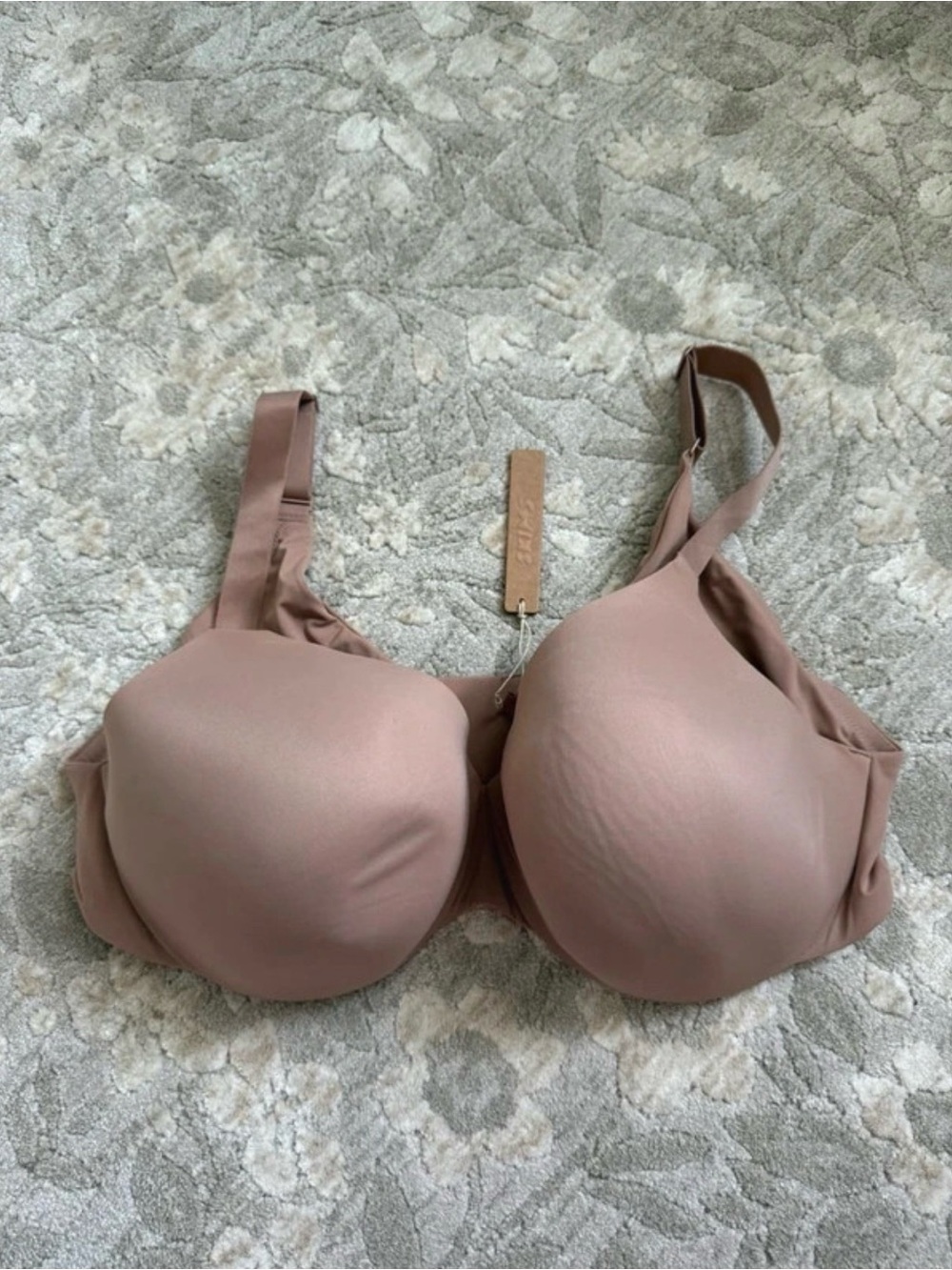 NWT Skims Smoothing Intimates Full Coverage Lightly Lined Bra
